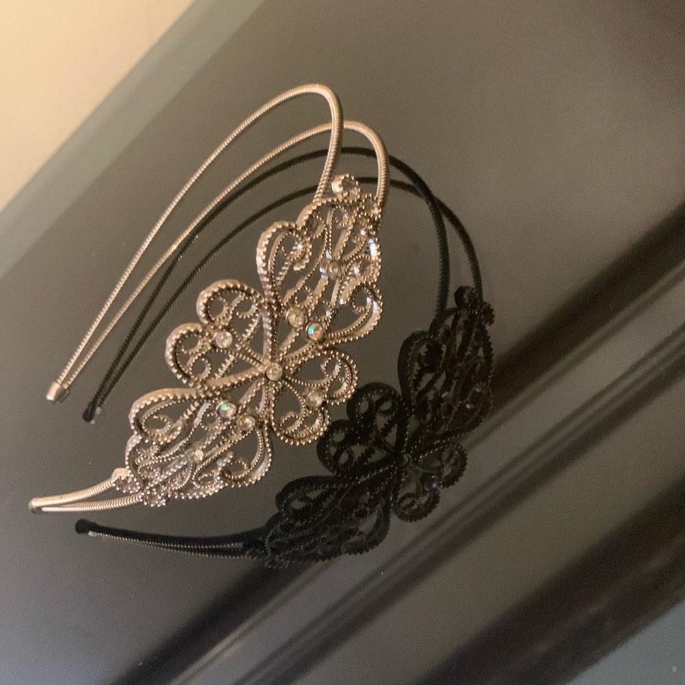Claire's Headband wt Rhinestones Hearts Spiral design